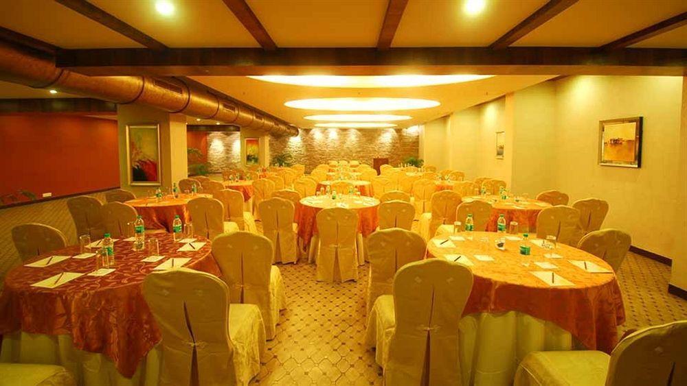 Sai Palace Hotel Mumbai Luaran gambar